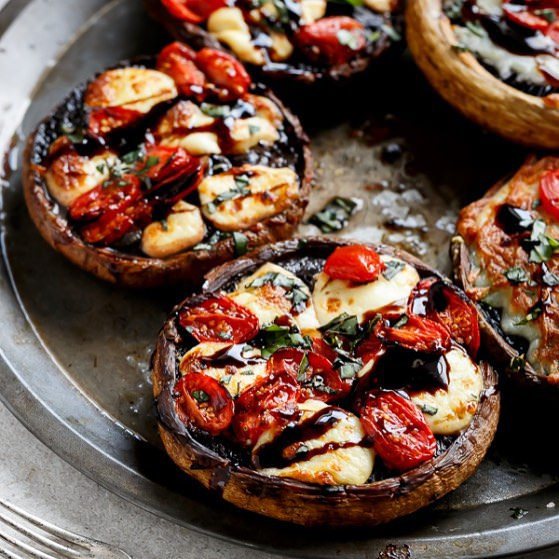 Low Carb Margherita Pizza with Portobello Mushroom Crust